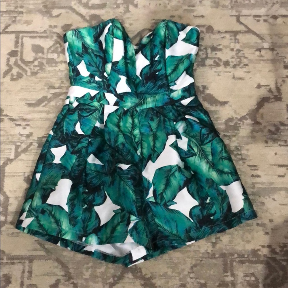 NWT tropical romper size small